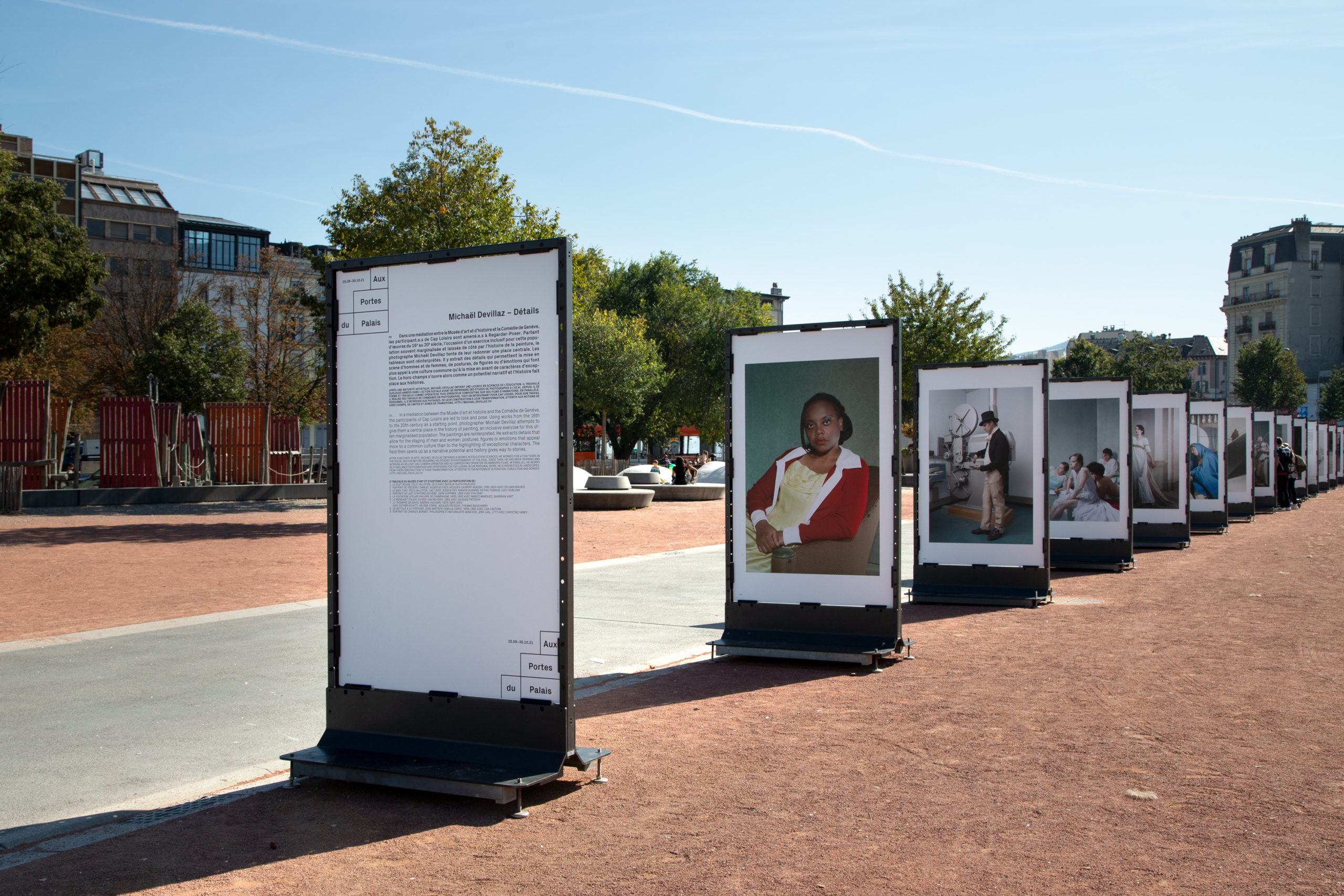 Aux Portes du Palais